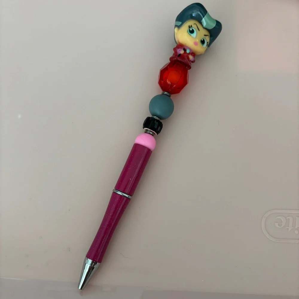 Disney Doorables: Cinderella: Lady Tremaine classic handmade beaded pen